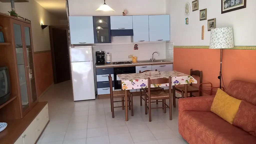 Residence La Colombaia 1. 5/6 Beds Porto Azzurro Apartment