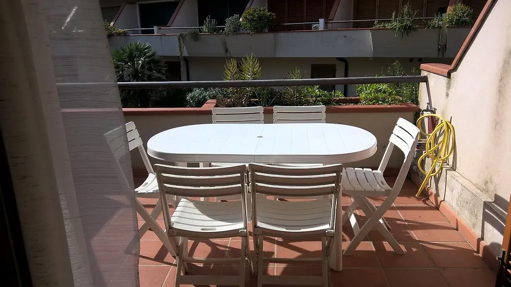 Residence La Colombaia 1. 5/6 Beds Porto Azzurro Apartment